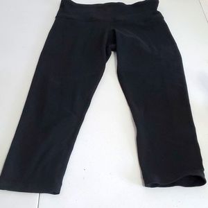 Lululemon capri size 4